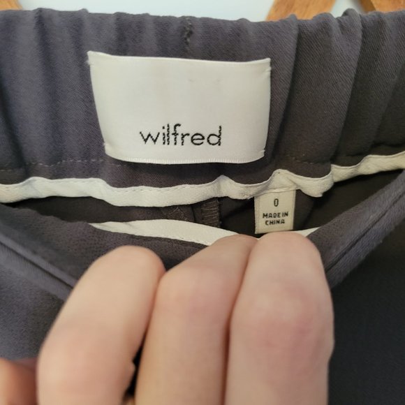 Aritzia Wilfred Darontal Pant in Grey - Picture 3 of 5